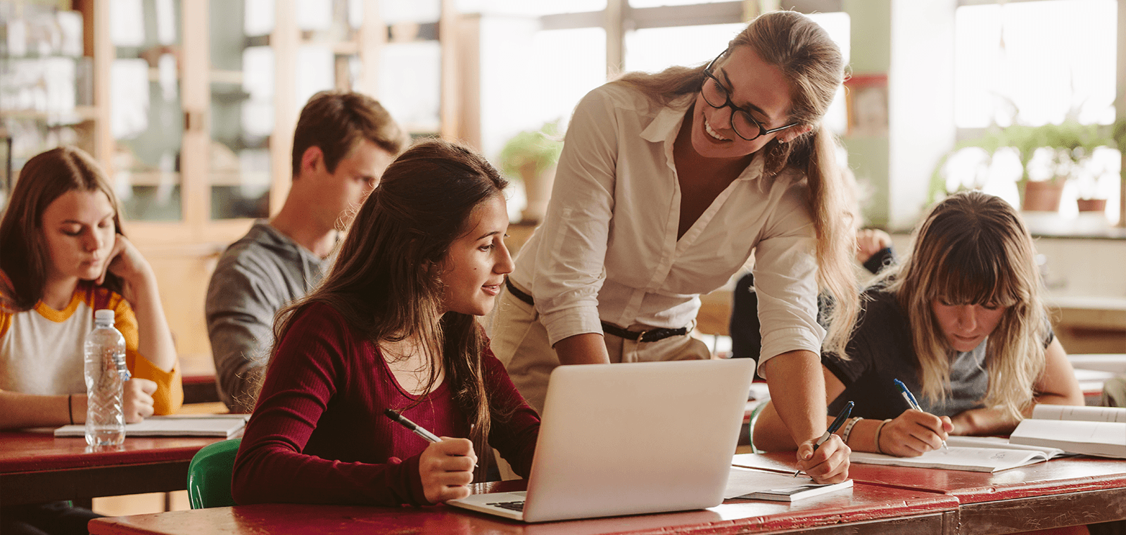 Accompagner l'employabilité des étudiants : Stratégies éducatives pour répondre aux exigences du marché du travail