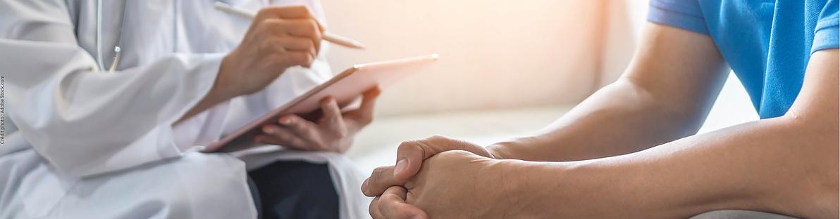 Accès aux droits et aux soins.