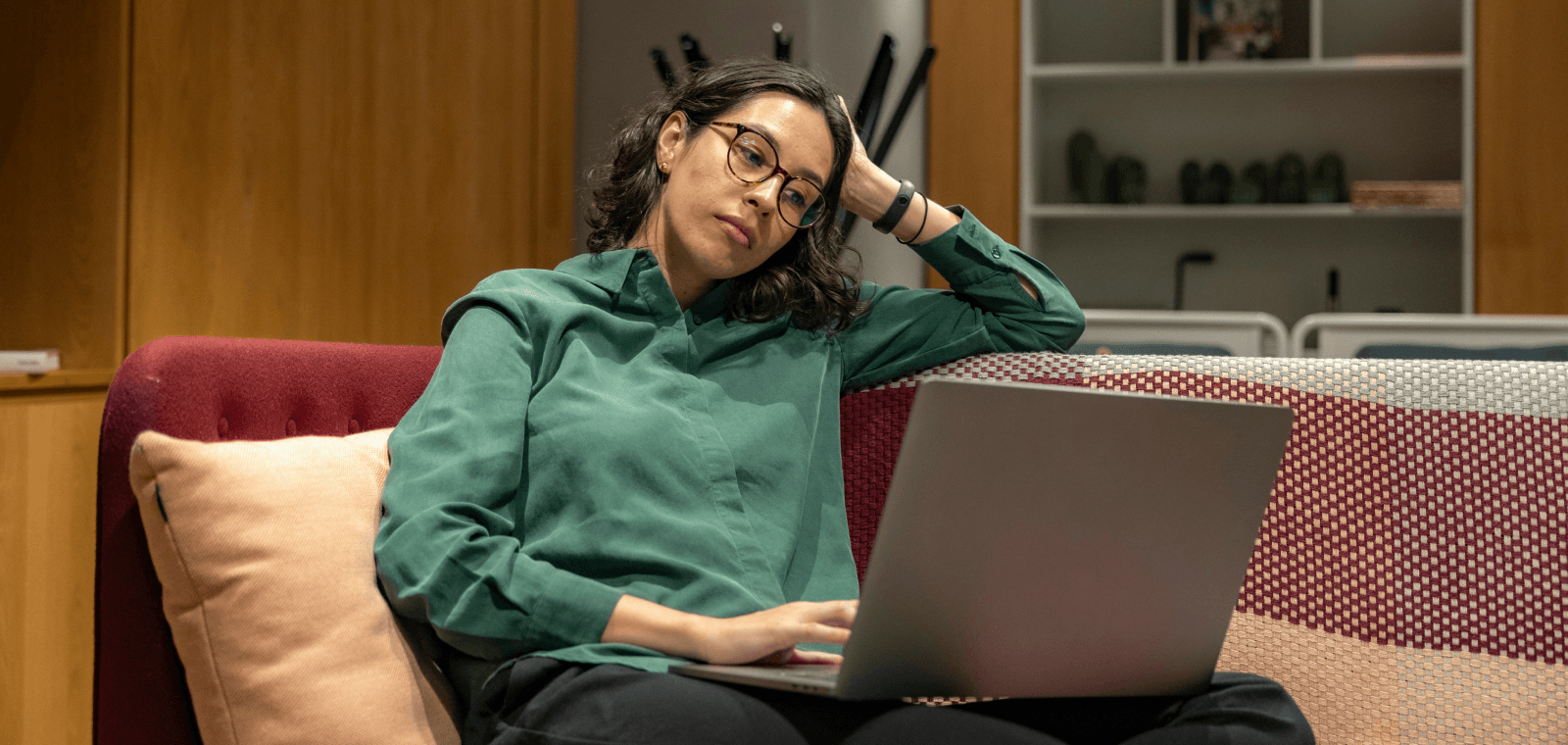 Charge mentale, télétravail et infobésité : les nouveaux risques invisibles