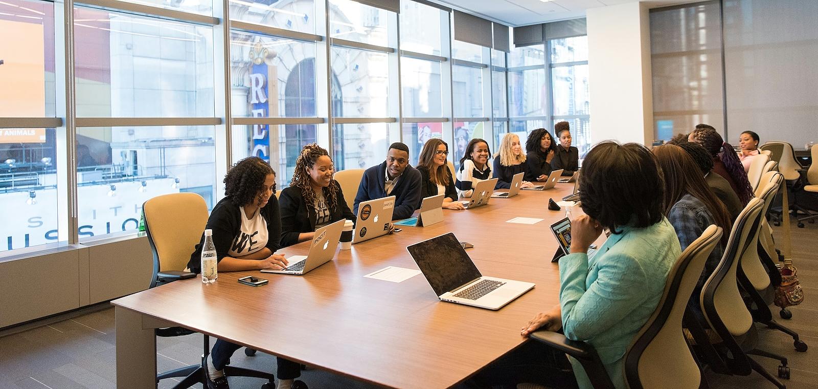 Boostez votre compétitivité : Pourquoi et comment mettre en place une gouvernance de démarche de veille stratégique ?