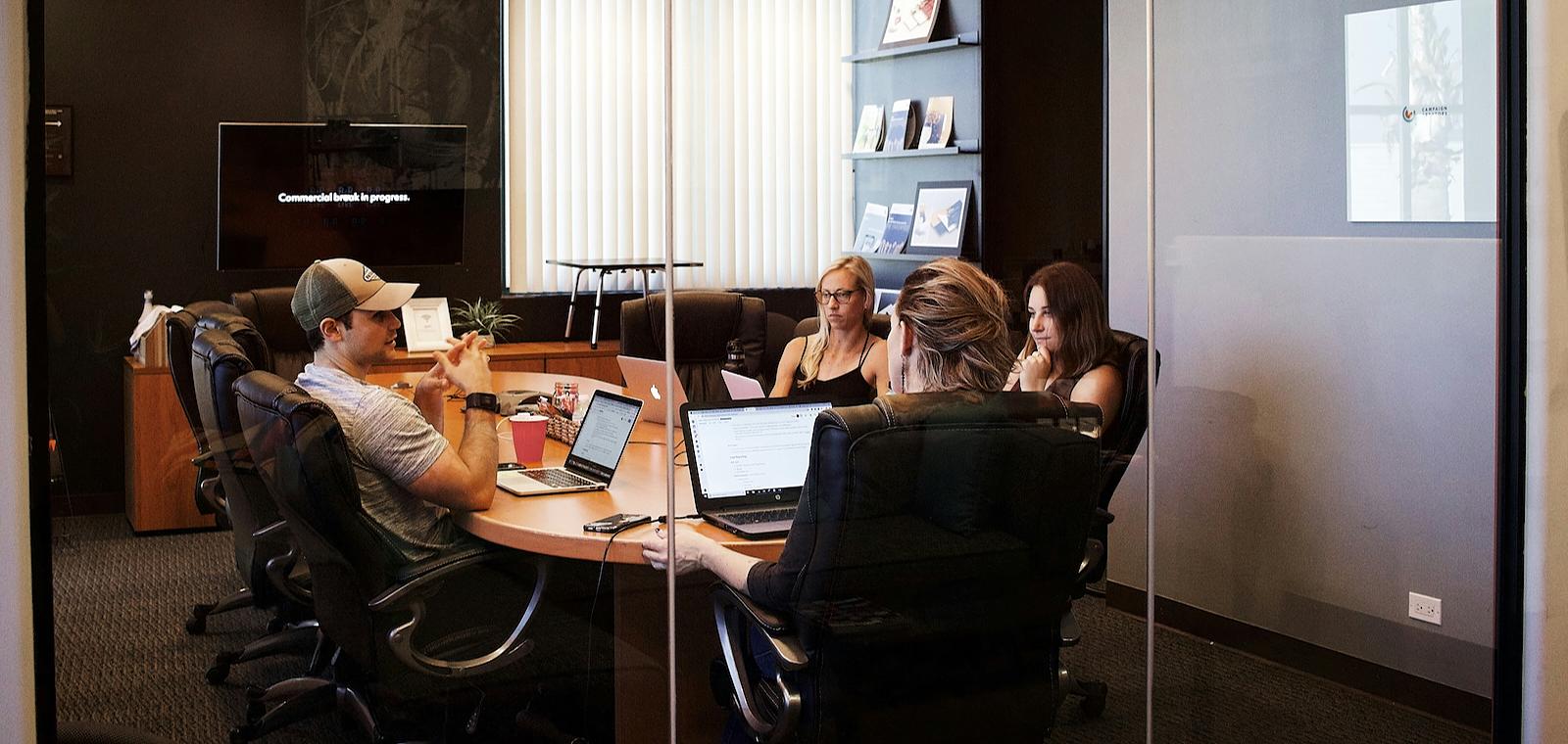 La veille RH stratégique : Transformer l'information en avantage compétitif