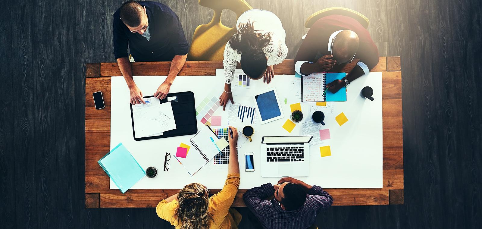 Comment l'IA transforme la relation client : enjeux et opportunités