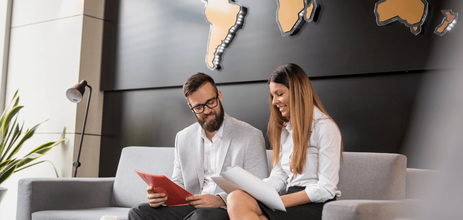 DRH : comment simplifier la gestion de vos RH multipays sans déployer un ERP ?