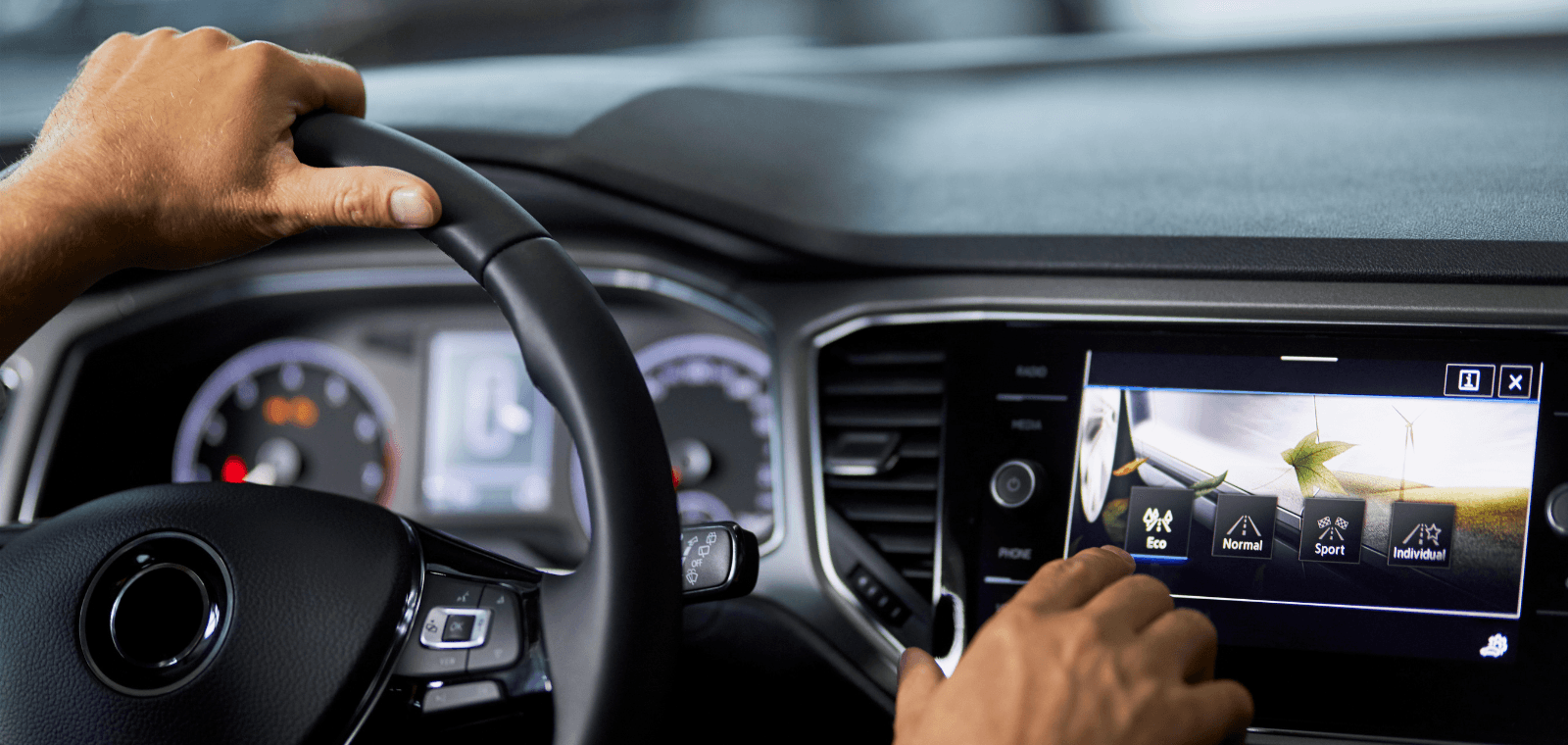 Vente, entretien et réparation de VE et véhicules connectés : où trouver de nouvelles sources de revenus récurrents ?